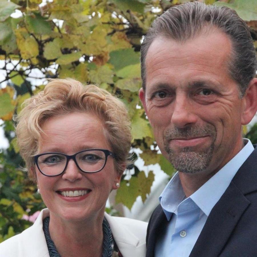 Onder De Boom Bed & Breakfast Gerkesklooster Bagian luar foto