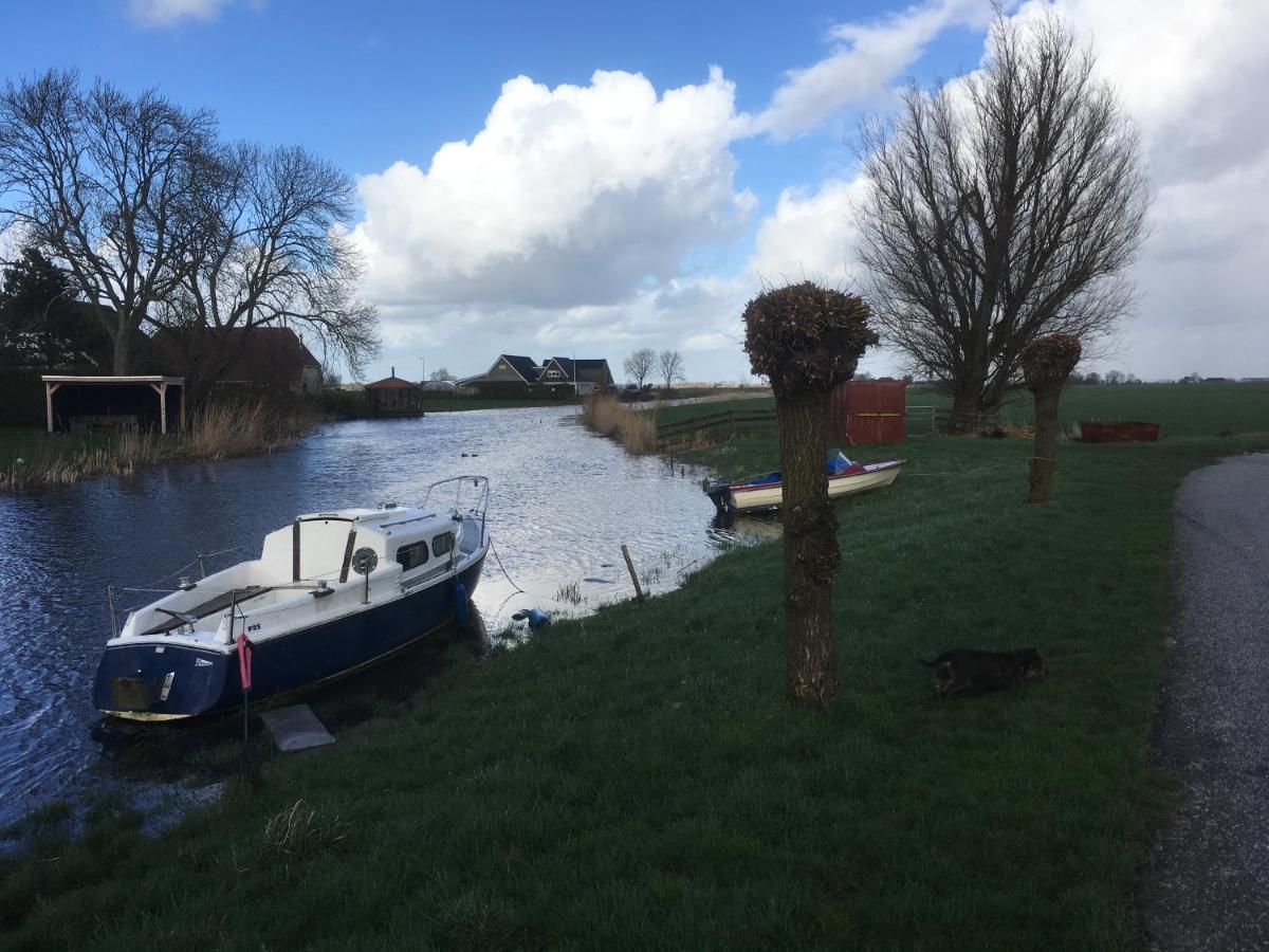 Onder De Boom Bed & Breakfast Gerkesklooster Bagian luar foto