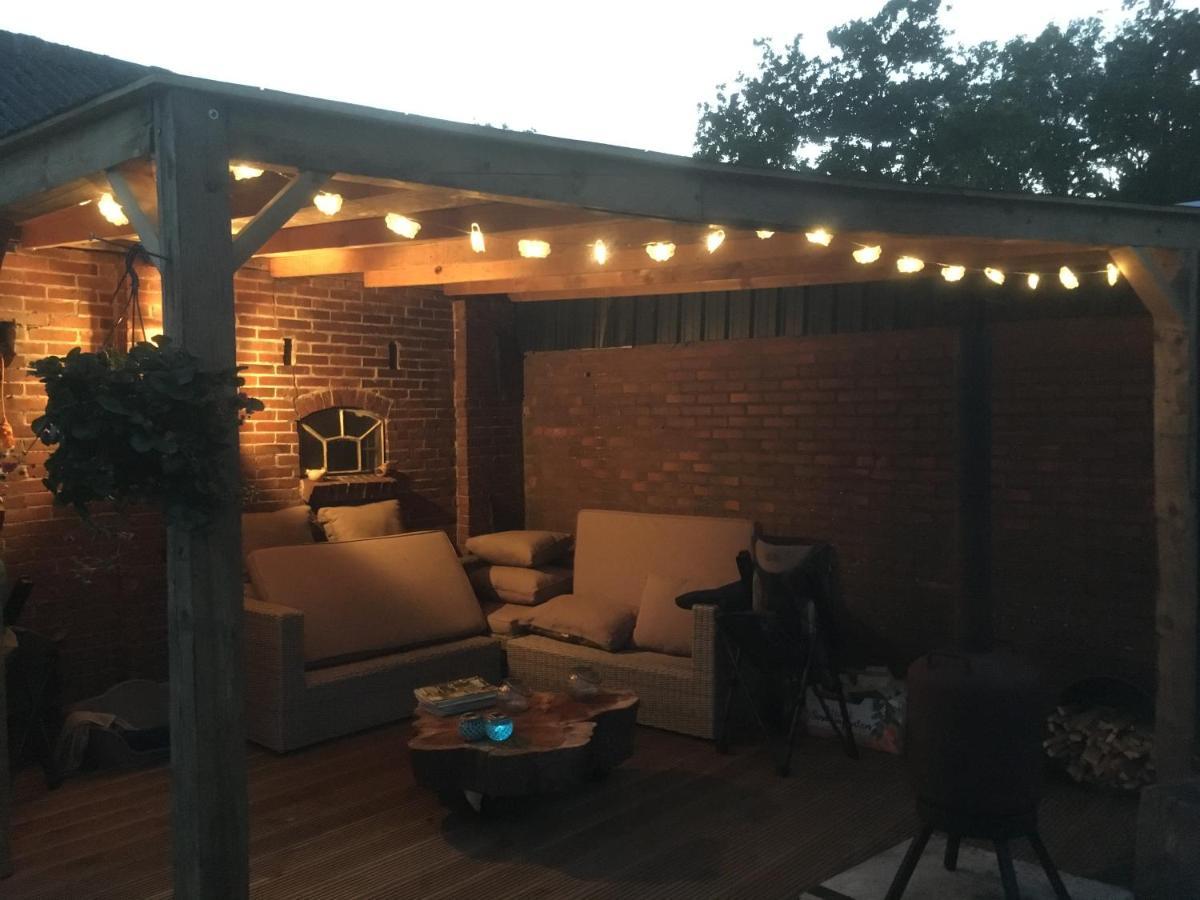 Onder De Boom Bed & Breakfast Gerkesklooster Bagian luar foto